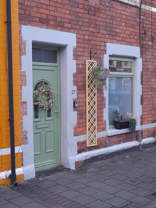 Just The Splott! Sleeps 6, 8 Mins To Stadium. Cardiff Luaran gambar