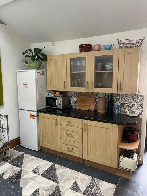 Just The Splott! Sleeps 6, 8 Mins To Stadium. Cardiff Luaran gambar