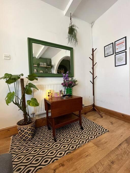 Just The Splott! Sleeps 6, 8 Mins To Stadium. Cardiff Luaran gambar