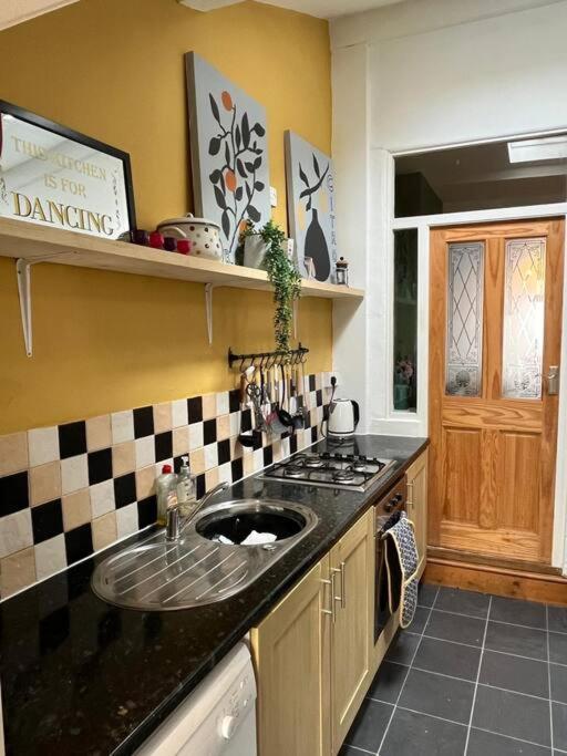 Just The Splott! Sleeps 6, 8 Mins To Stadium. Cardiff Luaran gambar